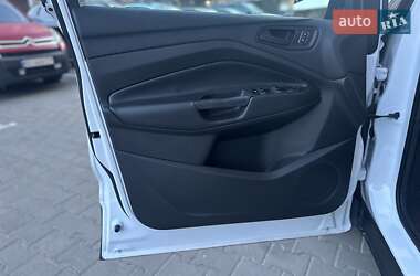Внедорожник / Кроссовер Ford Escape 2016 в 