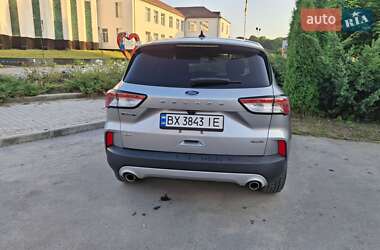 Внедорожник / Кроссовер Ford Escape 2022 в 