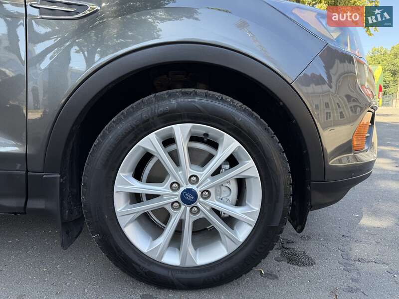 Внедорожник / Кроссовер Ford Escape 2018 в Тернополе