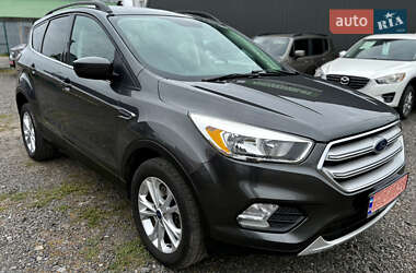 Внедорожник / Кроссовер Ford Escape 2018 в Полтаве