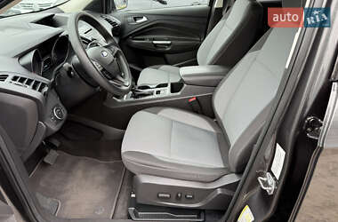 Внедорожник / Кроссовер Ford Escape 2018 в 
