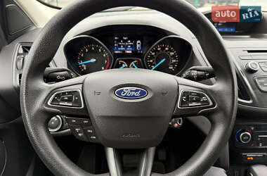 Внедорожник / Кроссовер Ford Escape 2018 в 