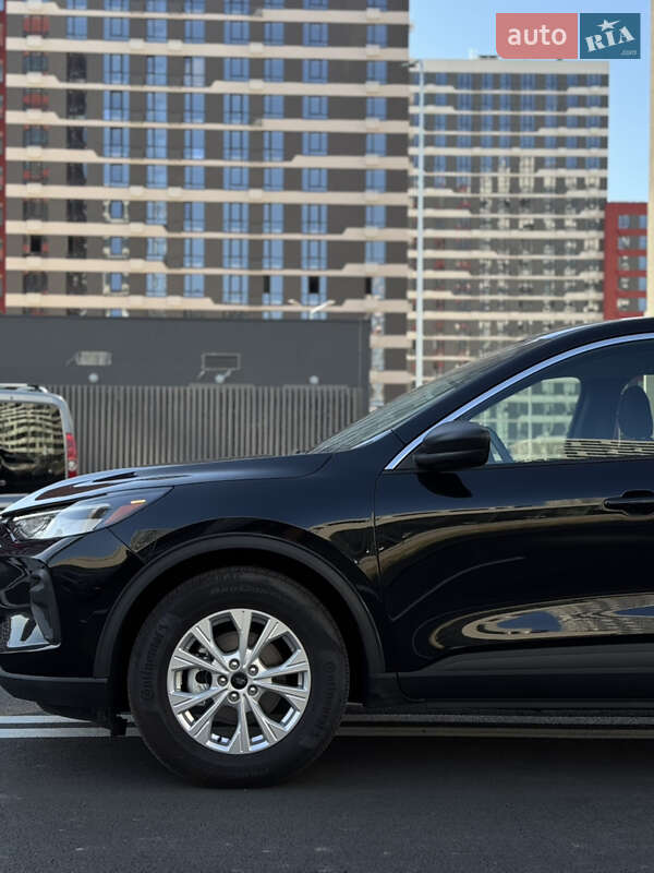 Внедорожник / Кроссовер Ford Escape 2023 в Киеве
