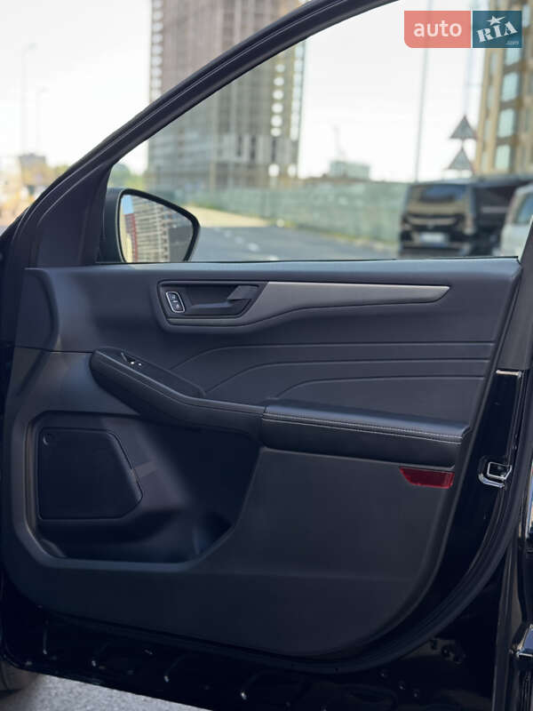 Внедорожник / Кроссовер Ford Escape 2023 в Киеве