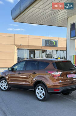 Внедорожник / Кроссовер Ford Escape 2017 в Днепре