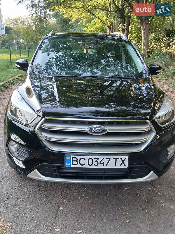 Внедорожник / Кроссовер Ford Escape 2016 в 