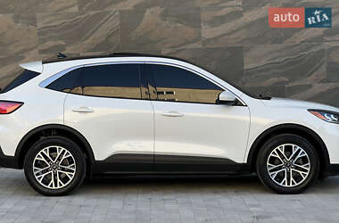 Внедорожник / Кроссовер Ford Escape 2019 в 