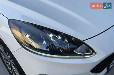Внедорожник / Кроссовер Ford Escape 2019 в 