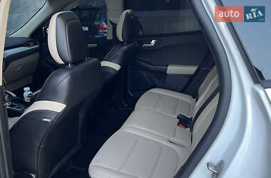 Внедорожник / Кроссовер Ford Escape 2019 в 