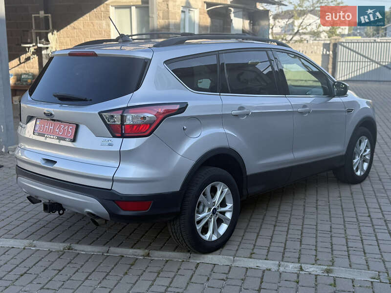 Позашляховик / Кросовер Ford Escape 2017 в Дубні