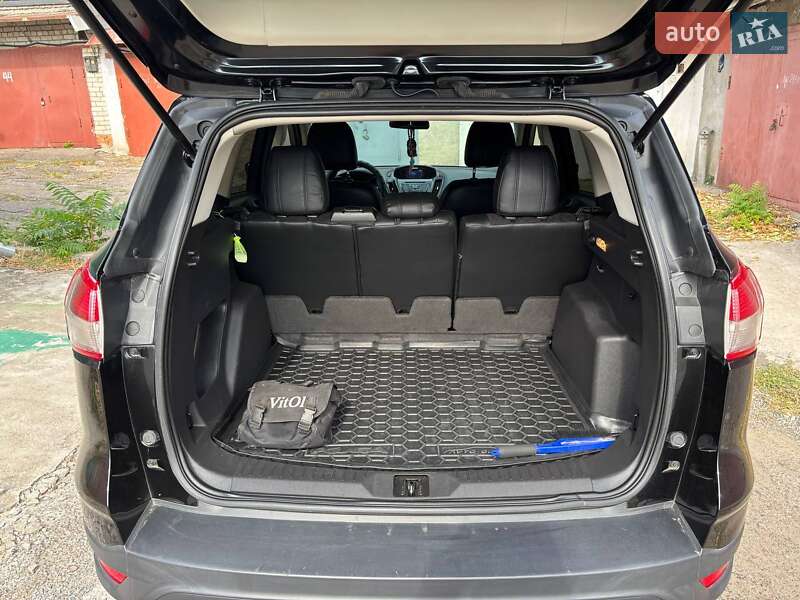 Внедорожник / Кроссовер Ford Escape 2014 в Николаеве