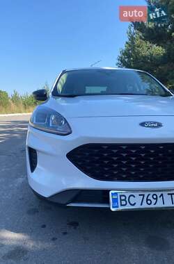 Позашляховик / Кросовер Ford Escape 2019 в 