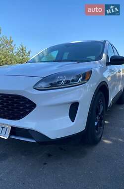 Позашляховик / Кросовер Ford Escape 2019 в 