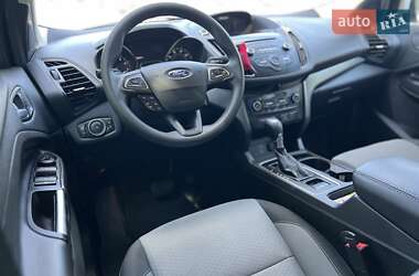 Внедорожник / Кроссовер Ford Escape 2017 в 