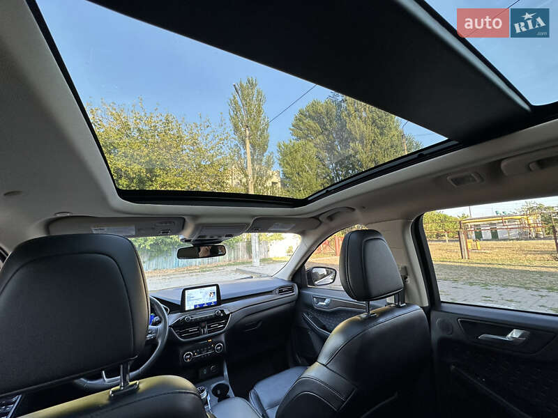 Внедорожник / Кроссовер Ford Escape 2020 в Черкассах