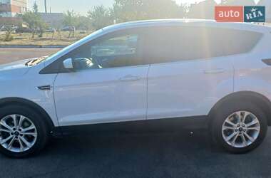 Внедорожник / Кроссовер Ford Escape 2016 в 