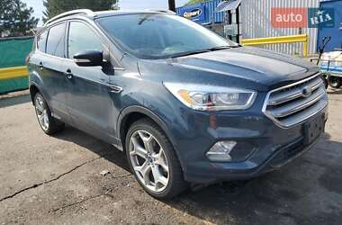 Внедорожник / Кроссовер Ford Escape 2019 в 