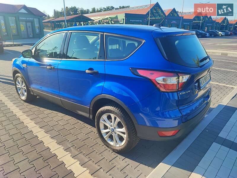 Внедорожник / Кроссовер Ford Escape 2017 в Киеве