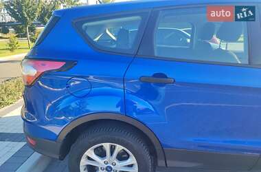Внедорожник / Кроссовер Ford Escape 2017 в 