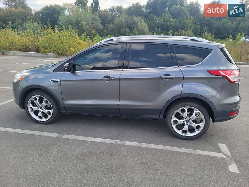 Внедорожник / Кроссовер Ford Escape 2014 в Ирпене