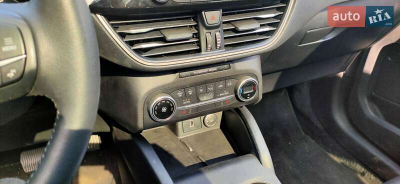 Внедорожник / Кроссовер Ford Escape 2020 в Краматорске