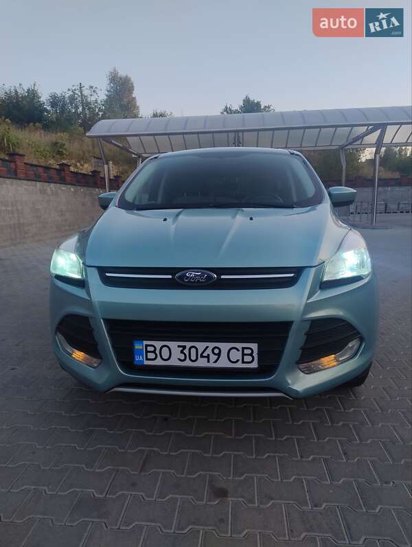 Внедорожник / Кроссовер Ford Escape 2013 в 