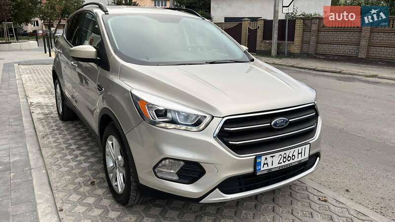 Внедорожник / Кроссовер Ford Escape 2018 в Ивано-Франковске