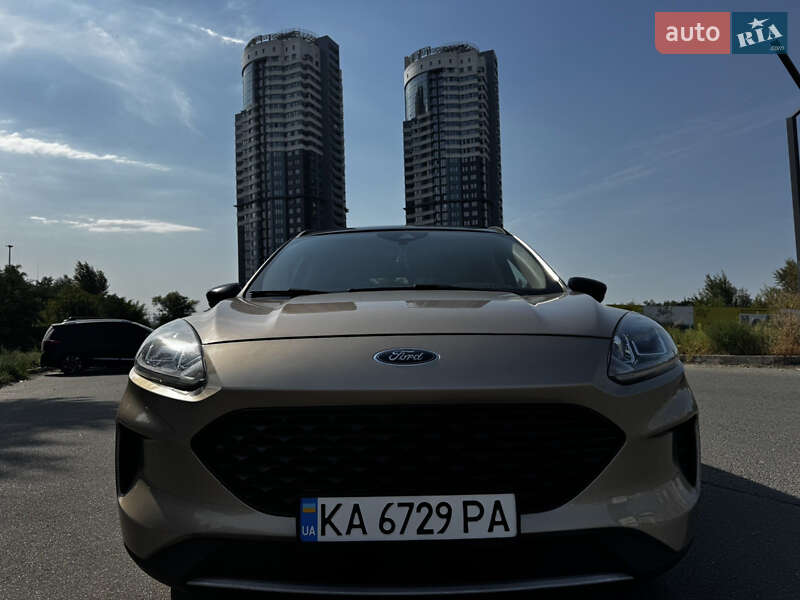 Внедорожник / Кроссовер Ford Escape 2019 в Киеве