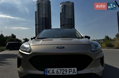 Позашляховик / Кросовер Ford Escape 2019 в 