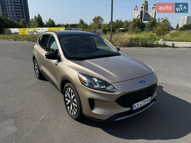 Внедорожник / Кроссовер Ford Escape 2019 в Киеве