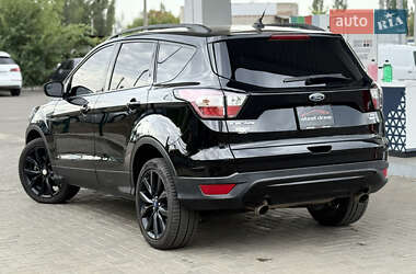 Внедорожник / Кроссовер Ford Escape 2018 в 