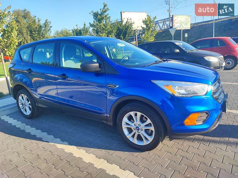 Внедорожник / Кроссовер Ford Escape 2017 в Киеве