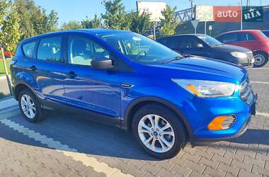 Внедорожник / Кроссовер Ford Escape 2017 в 