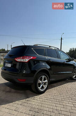 Внедорожник / Кроссовер Ford Escape 2013 в 