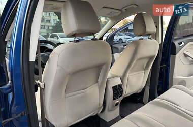 Внедорожник / Кроссовер Ford Escape 2017 в 