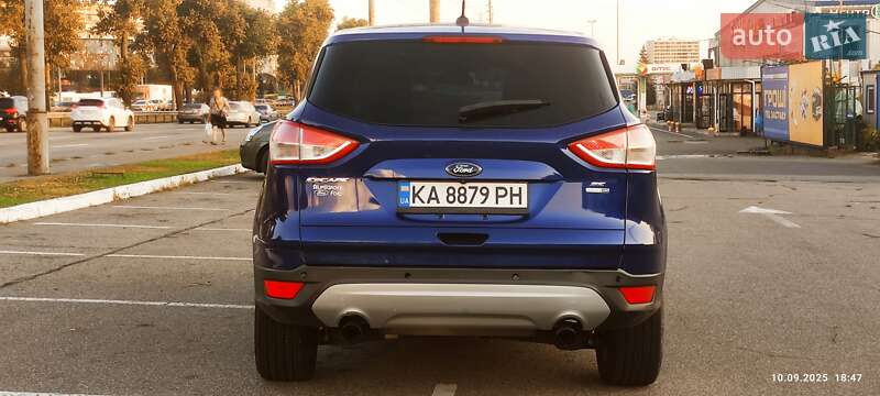 Внедорожник / Кроссовер Ford Escape 2015 в 