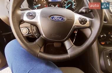 Внедорожник / Кроссовер Ford Escape 2015 в 