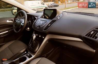 Внедорожник / Кроссовер Ford Escape 2015 в 