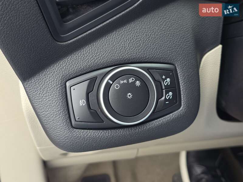 Внедорожник / Кроссовер Ford Escape 2015 в Тернополе