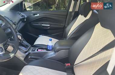 Внедорожник / Кроссовер Ford Escape 2013 в 