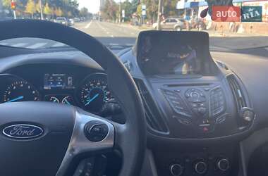 Внедорожник / Кроссовер Ford Escape 2013 в 