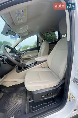 Внедорожник / Кроссовер Ford Escape 2018 в 