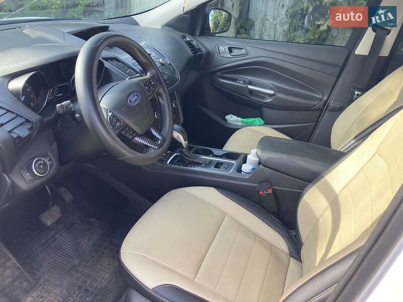 Внедорожник / Кроссовер Ford Escape 2017 в Харькове