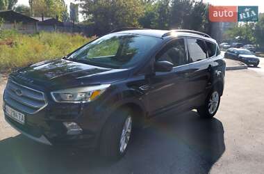Внедорожник / Кроссовер Ford Escape 2018 в 