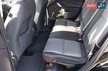 Внедорожник / Кроссовер Ford Escape 2018 в 