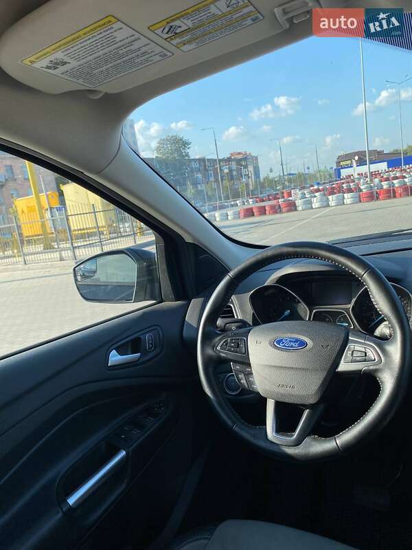 Внедорожник / Кроссовер Ford Escape 2019 в Виннице