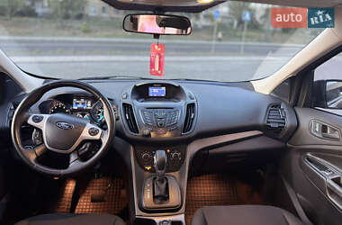 Внедорожник / Кроссовер Ford Escape 2015 в 