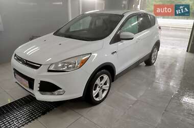 Внедорожник / Кроссовер Ford Escape 2016 в 
