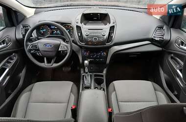 Внедорожник / Кроссовер Ford Escape 2016 в 