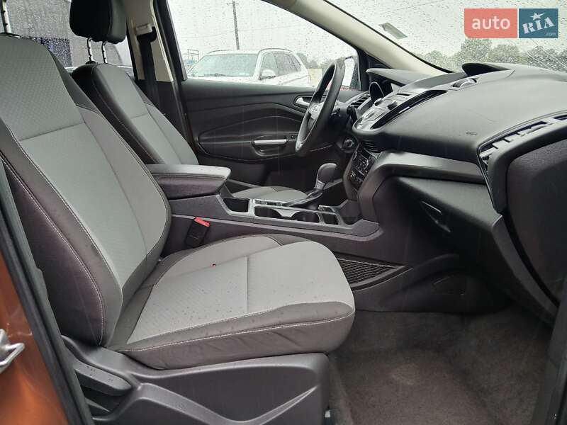 Внедорожник / Кроссовер Ford Escape 2016 в Луцке